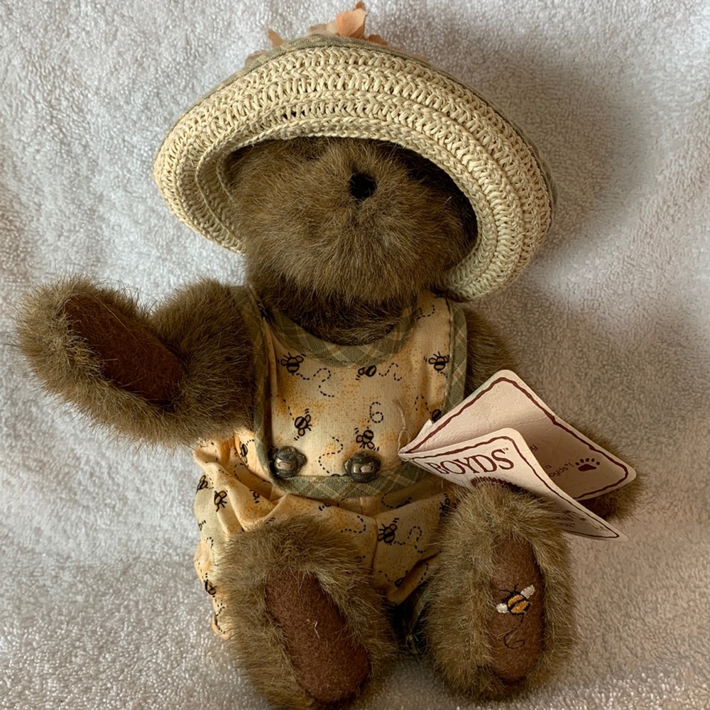 Boyds Bears “Hunnie Z Beezley Best Dressed Series Romper & Hat The Head Bean